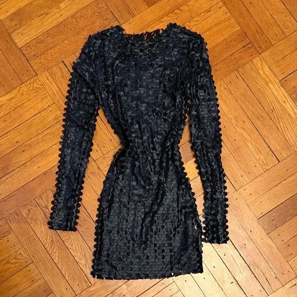Chic Black Textured Long Sleeve Dress - Picture 1 of 5